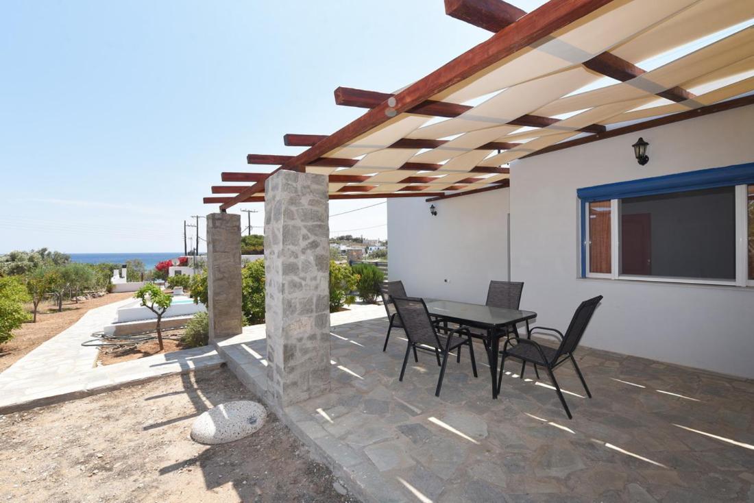 Flora'S Beach And Pool Villa In Syros Liaropa Exterior photo