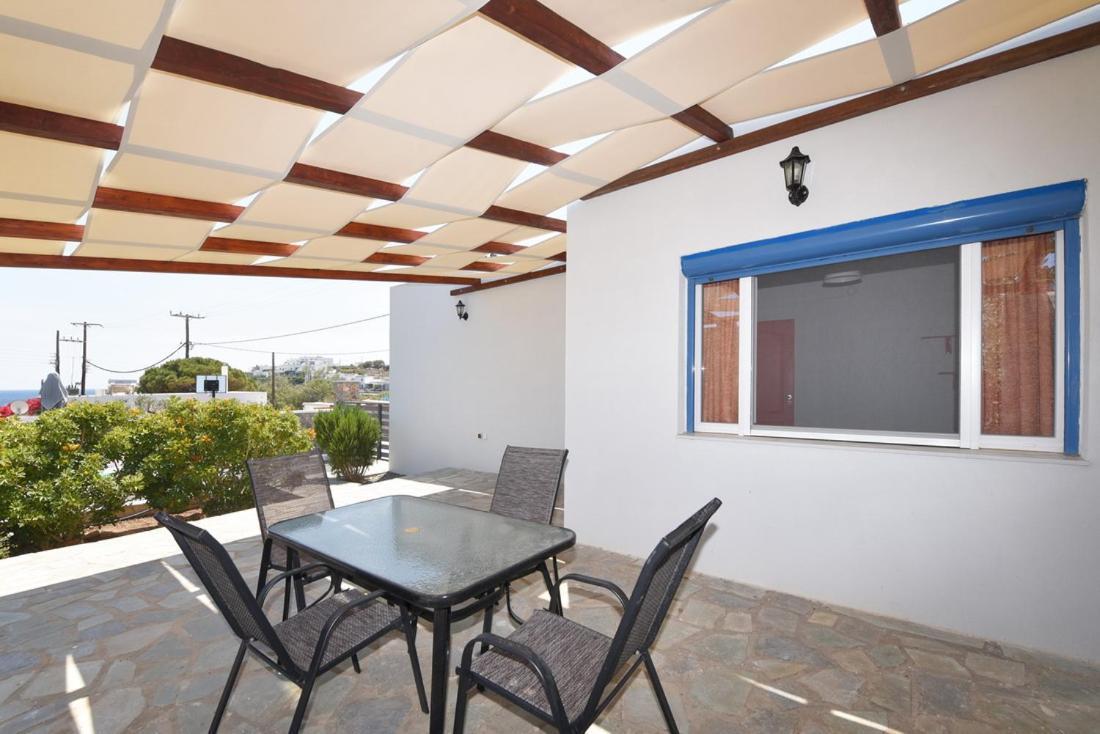 Flora'S Beach And Pool Villa In Syros Liaropa Exterior photo