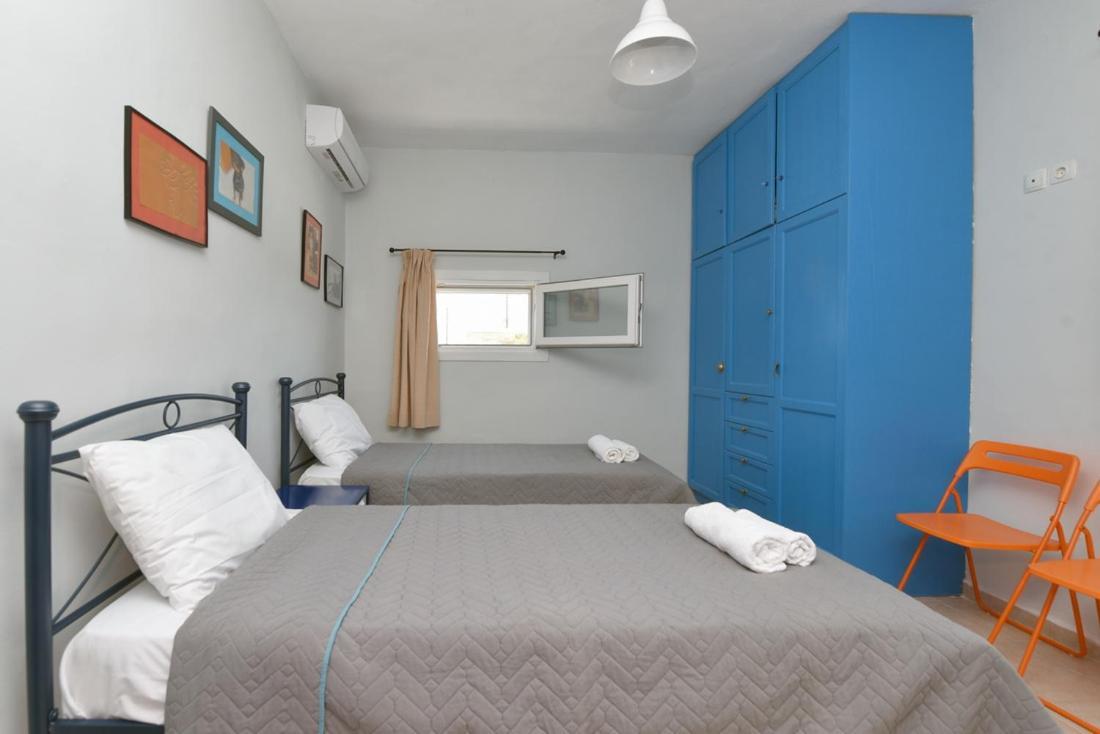 Flora'S Beach And Pool Villa In Syros Liaropa Exterior photo