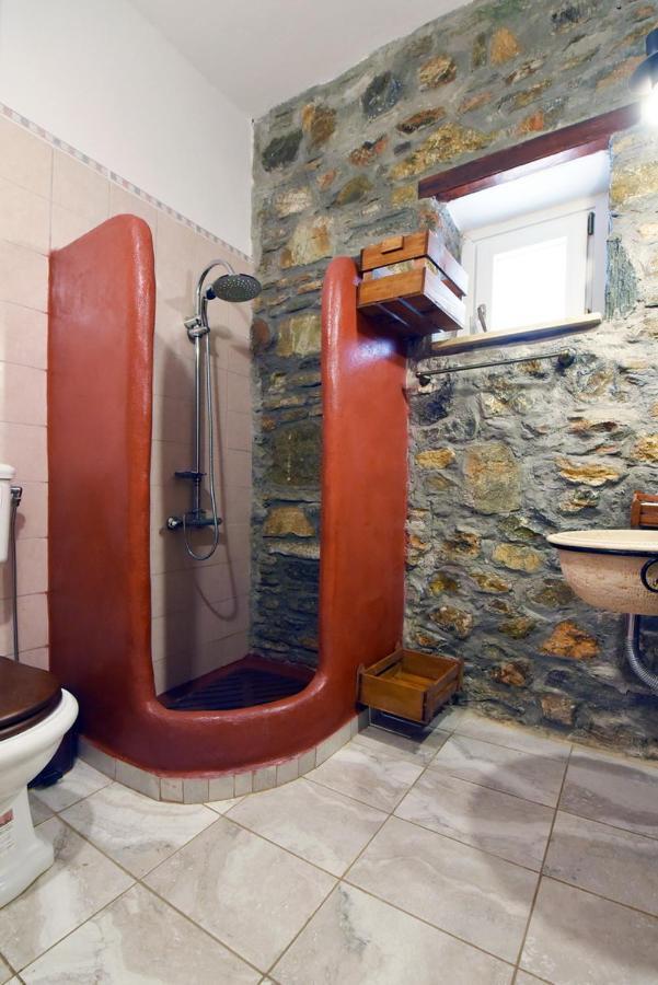 Flora'S Beach And Pool Villa In Syros Liaropa Exterior photo