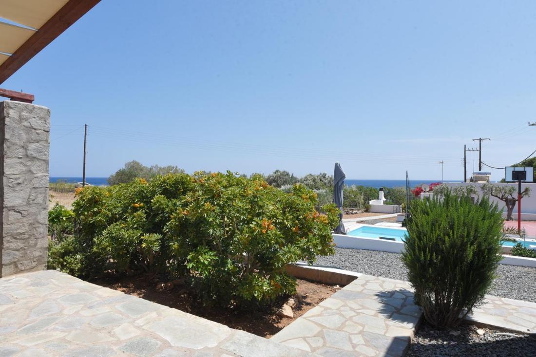 Flora'S Beach And Pool Villa In Syros Liaropa Exterior photo