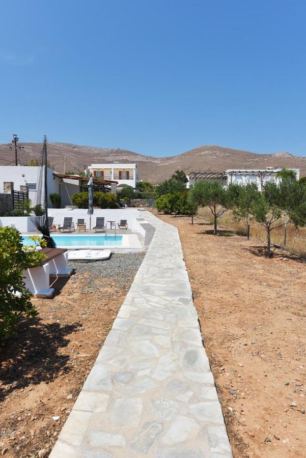 Flora'S Beach And Pool Villa In Syros Liaropa Exterior photo